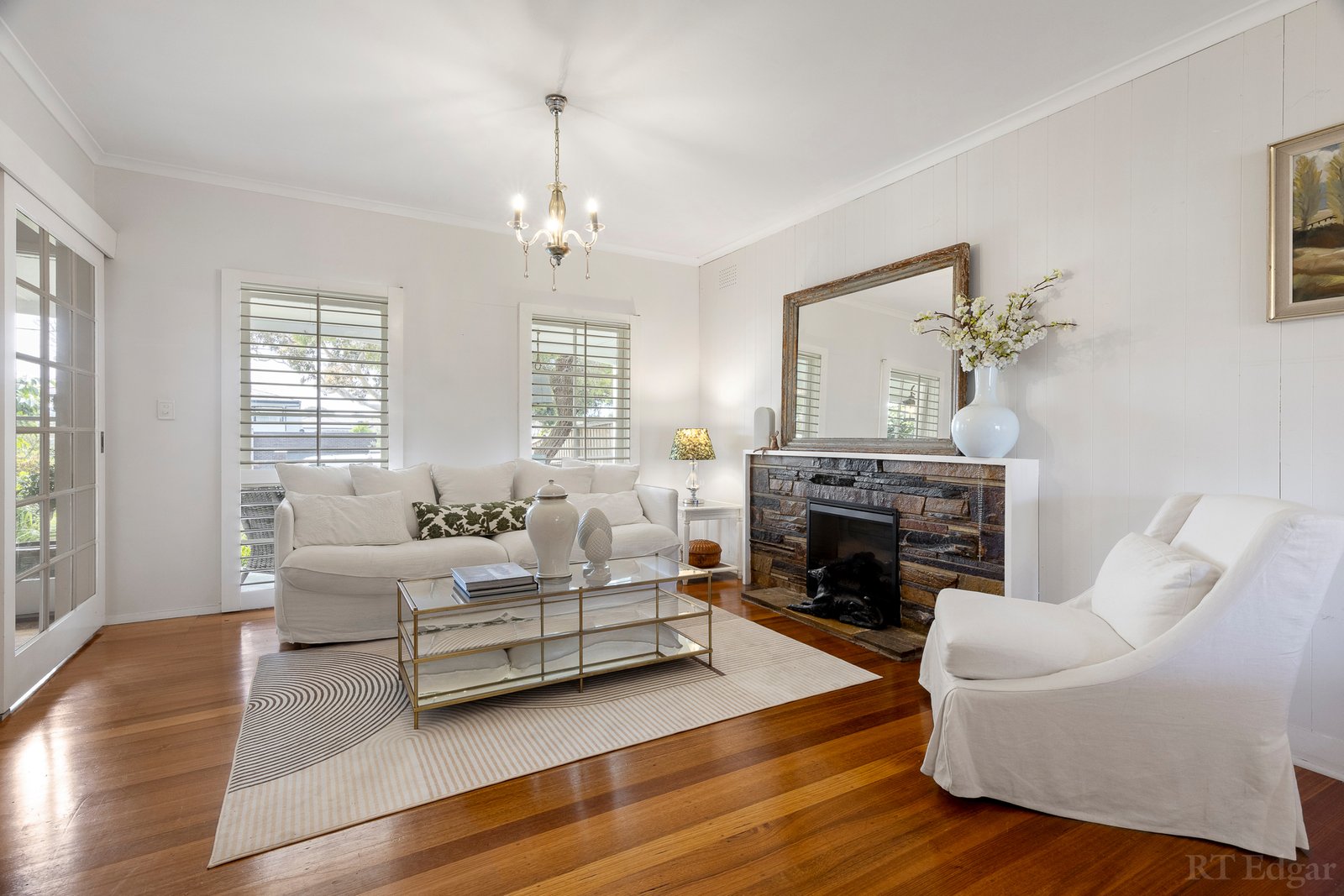 Real Estate and Property in 137 Lawrence Road, Mount Waverley, VIC