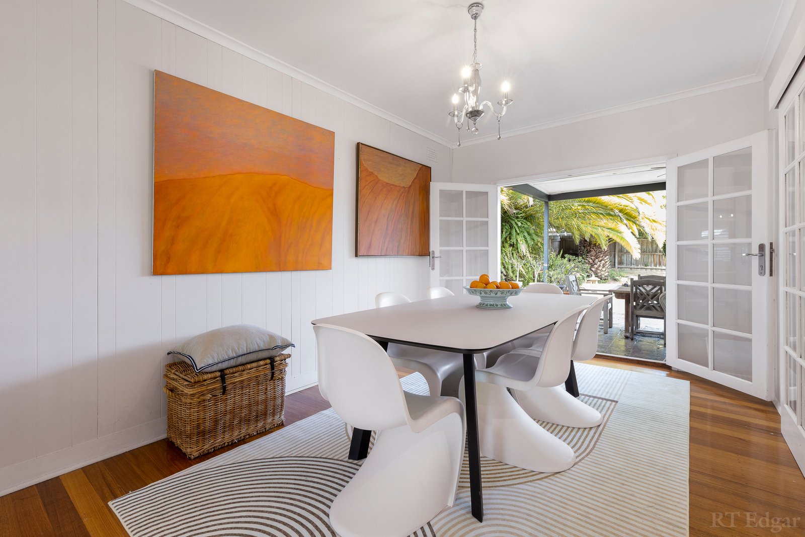 Real Estate and Property in 137 Lawrence Road, Mount Waverley, VIC