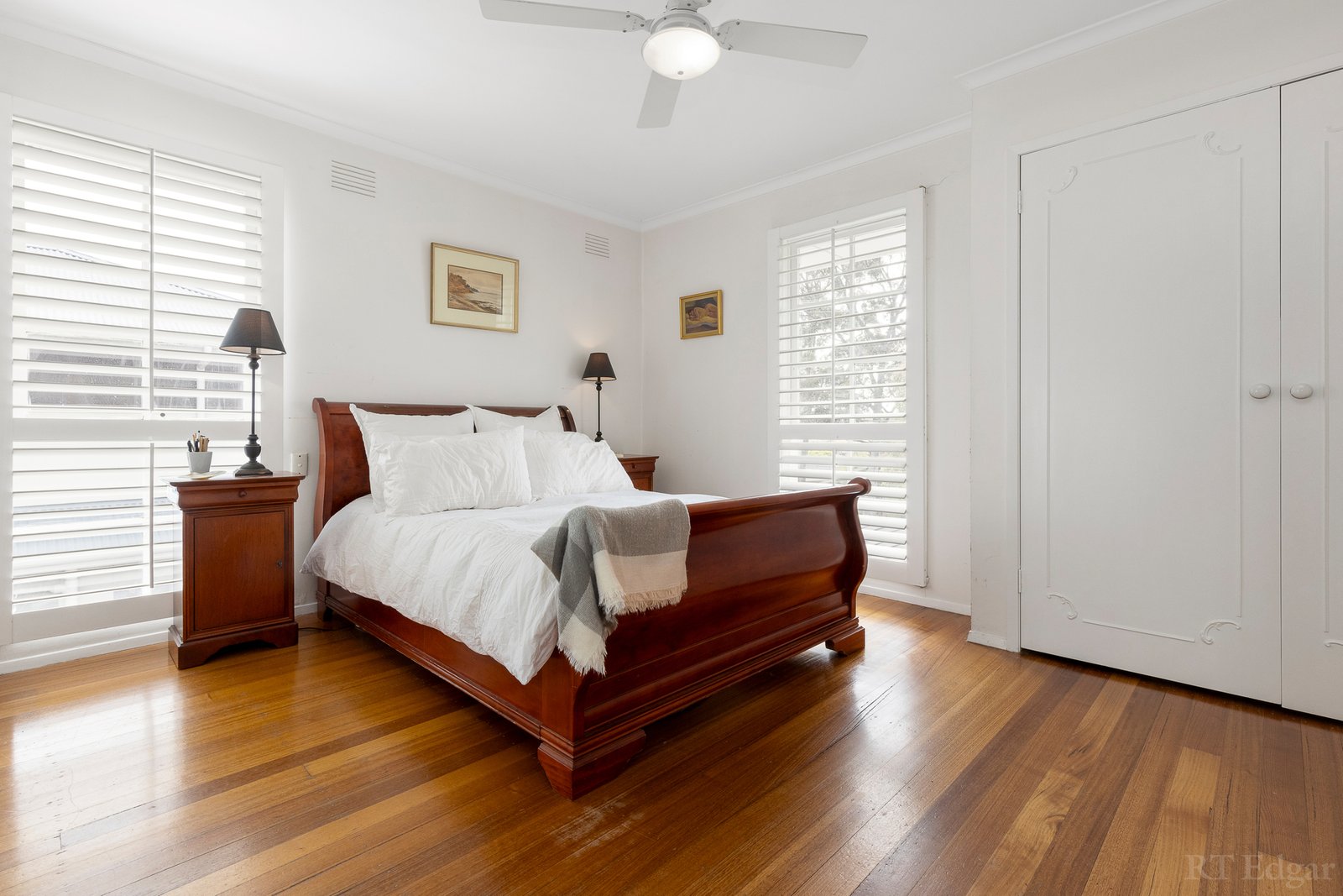 Real Estate and Property in 137 Lawrence Road, Mount Waverley, VIC