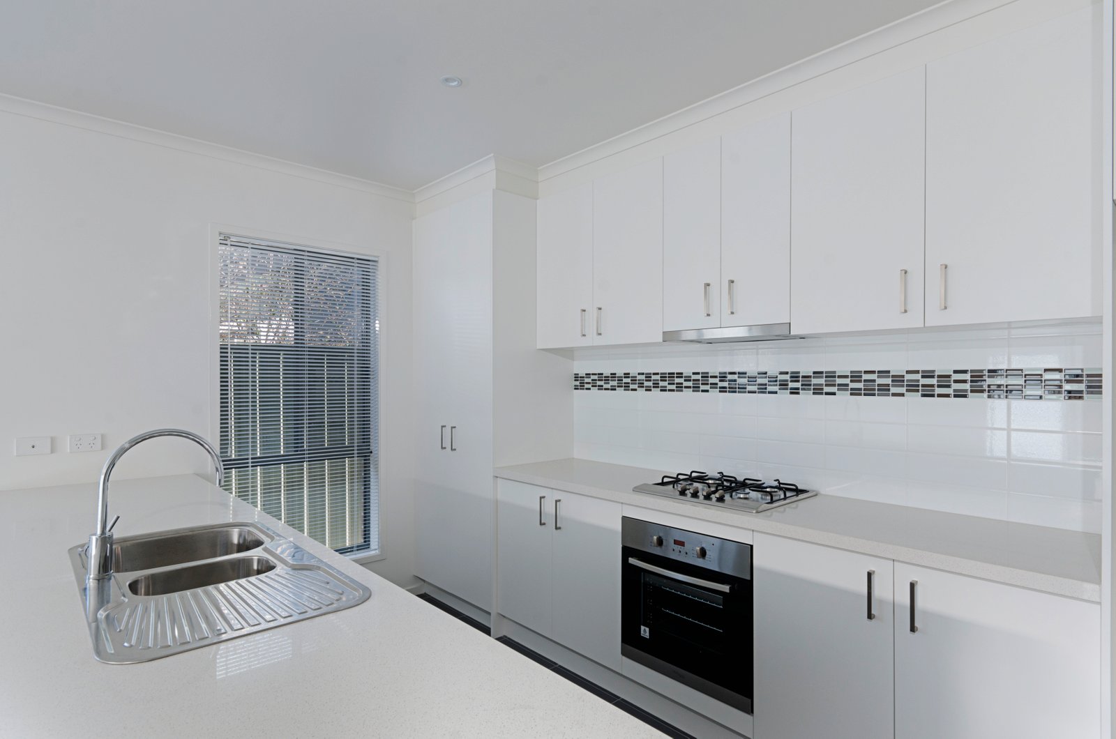 Gallery: 1/37 Logan Street