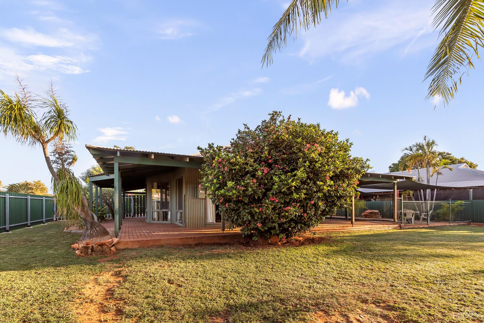137 Reid Road CABLE BEACH 18