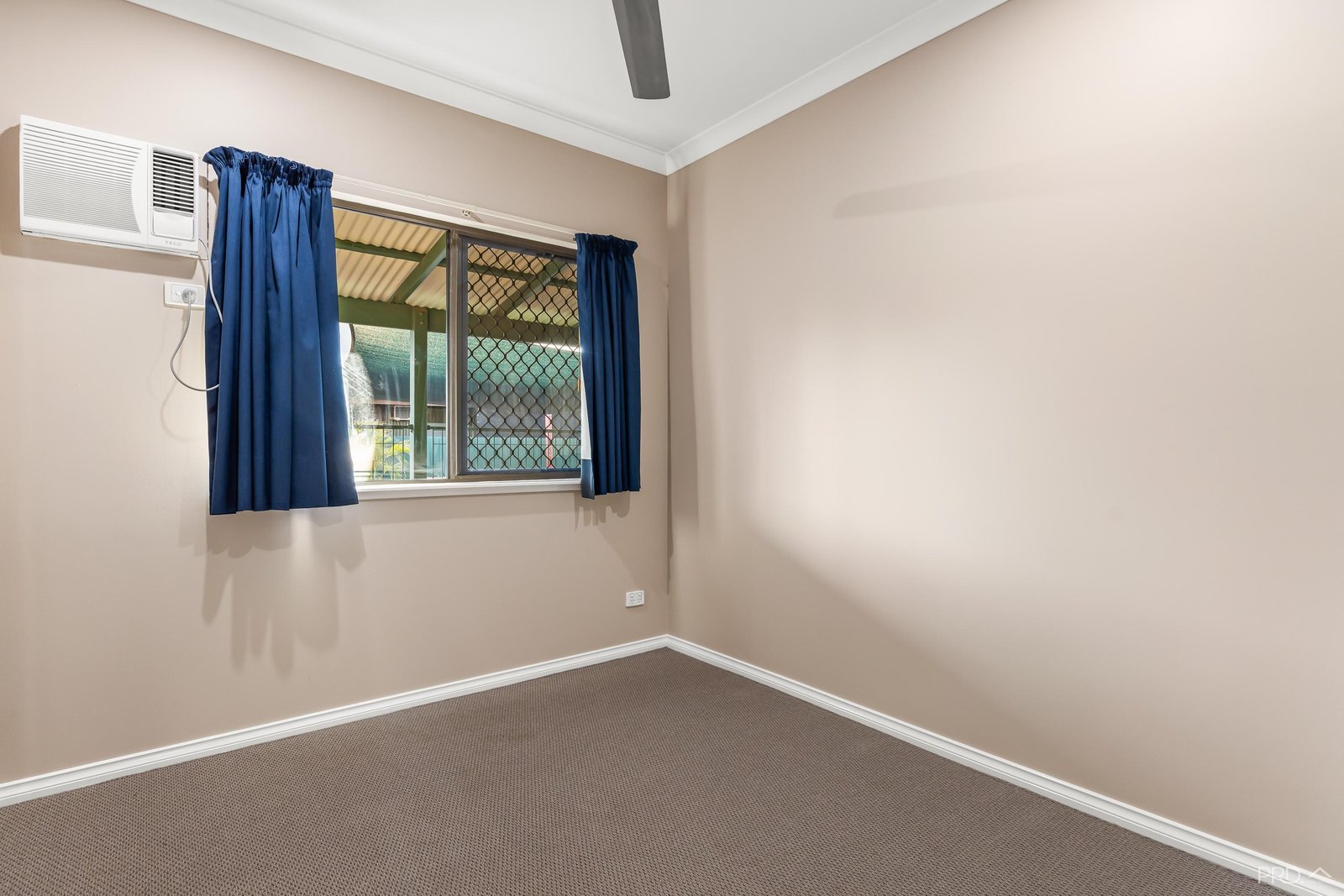 137 Reid Road CABLE BEACH 33