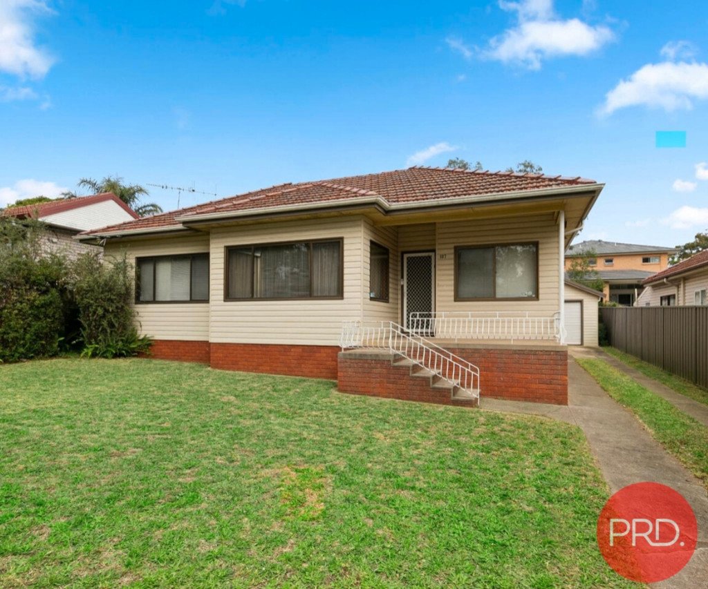 137 Weston Street PANANIA 1