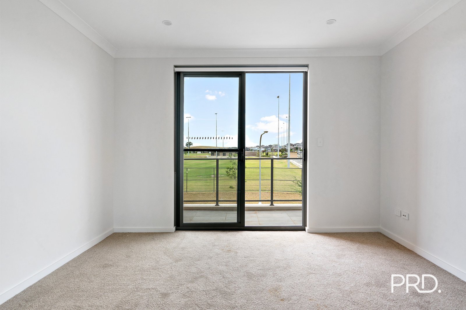 13/71 Deerubbin Dr  Glenmore Park 6