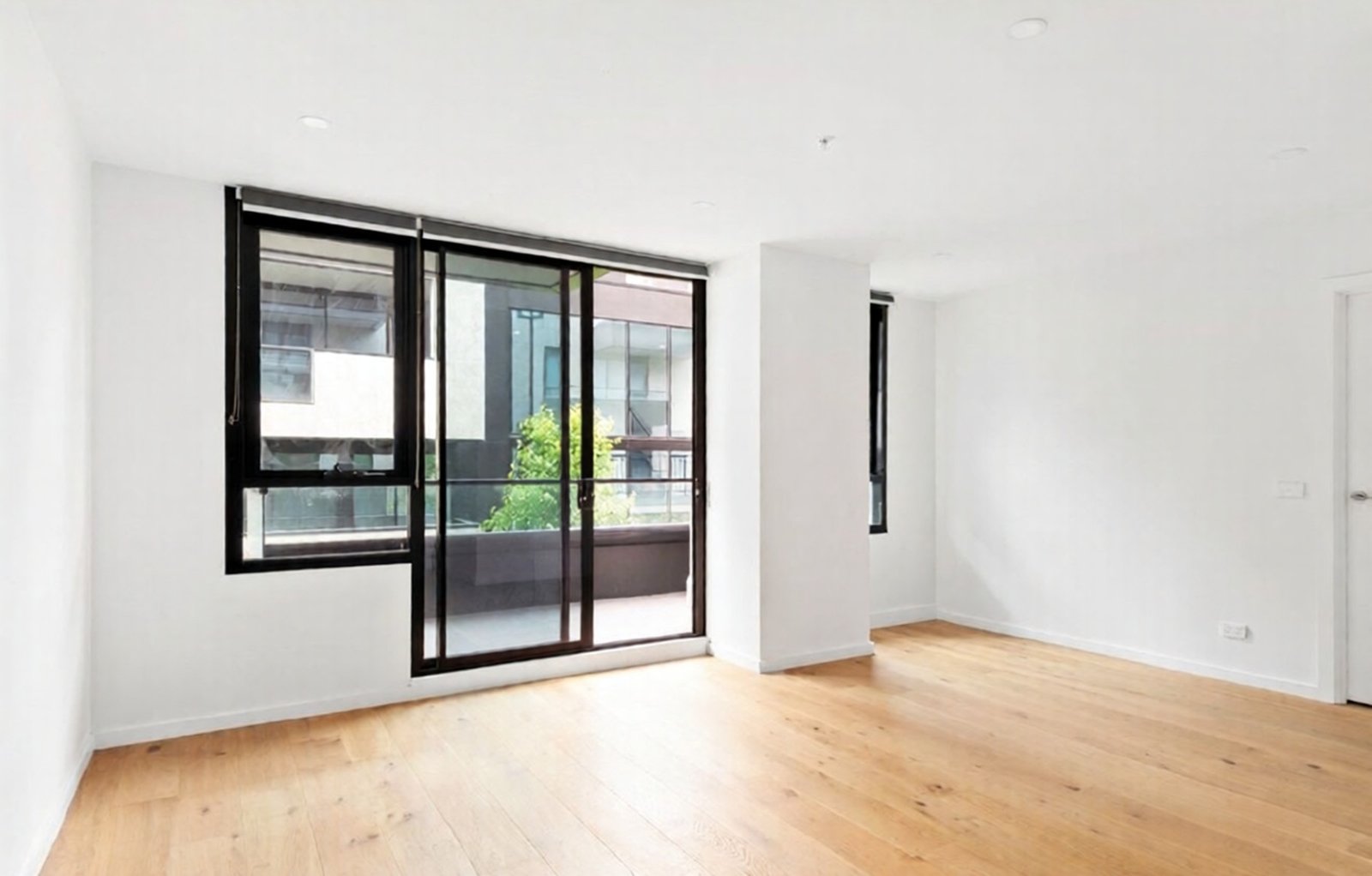 Gallery: 137/188 Whitehorse Road