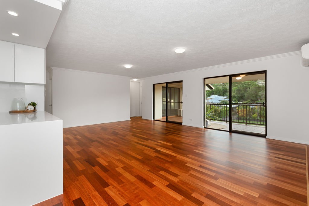 13/72 Dutton St  COOLANGATTA 3