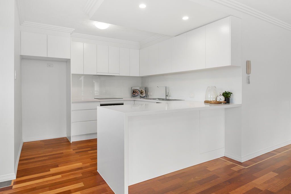 13/72 Dutton St  COOLANGATTA 4