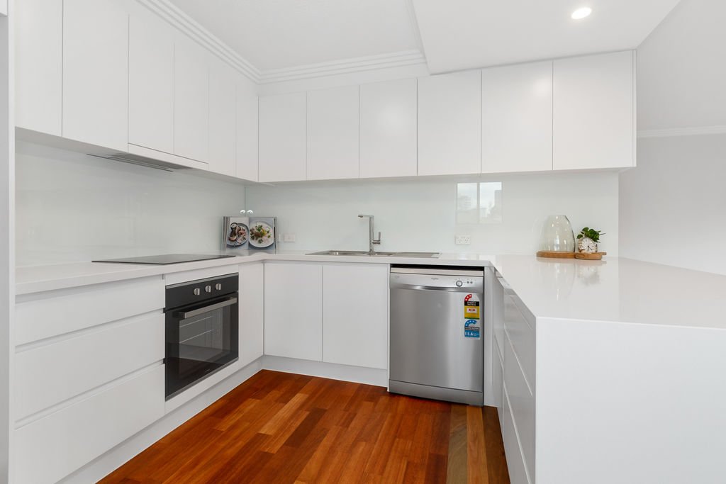 13/72 Dutton St  COOLANGATTA 5
