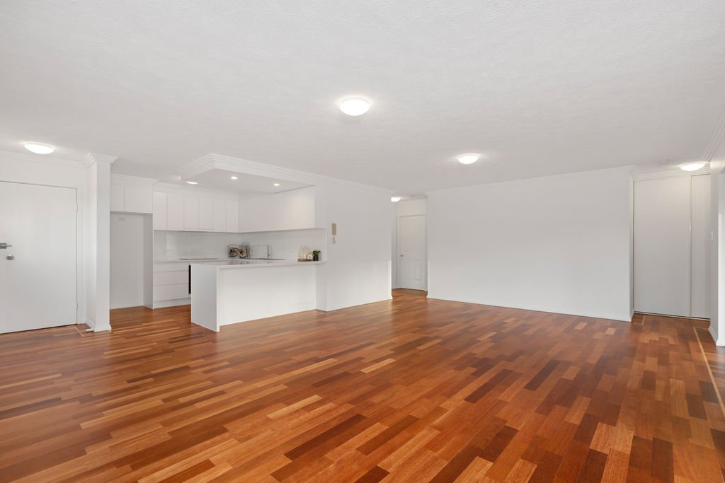 13/72 Dutton St  COOLANGATTA 7