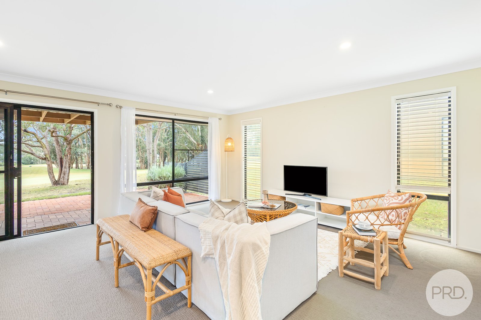 137/37 Horizons Drive SALAMANDER BAY 4