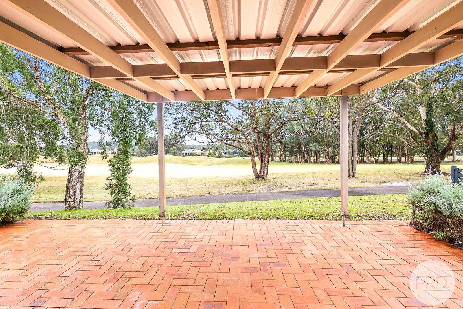 137/37 Horizons Drive SALAMANDER BAY 9