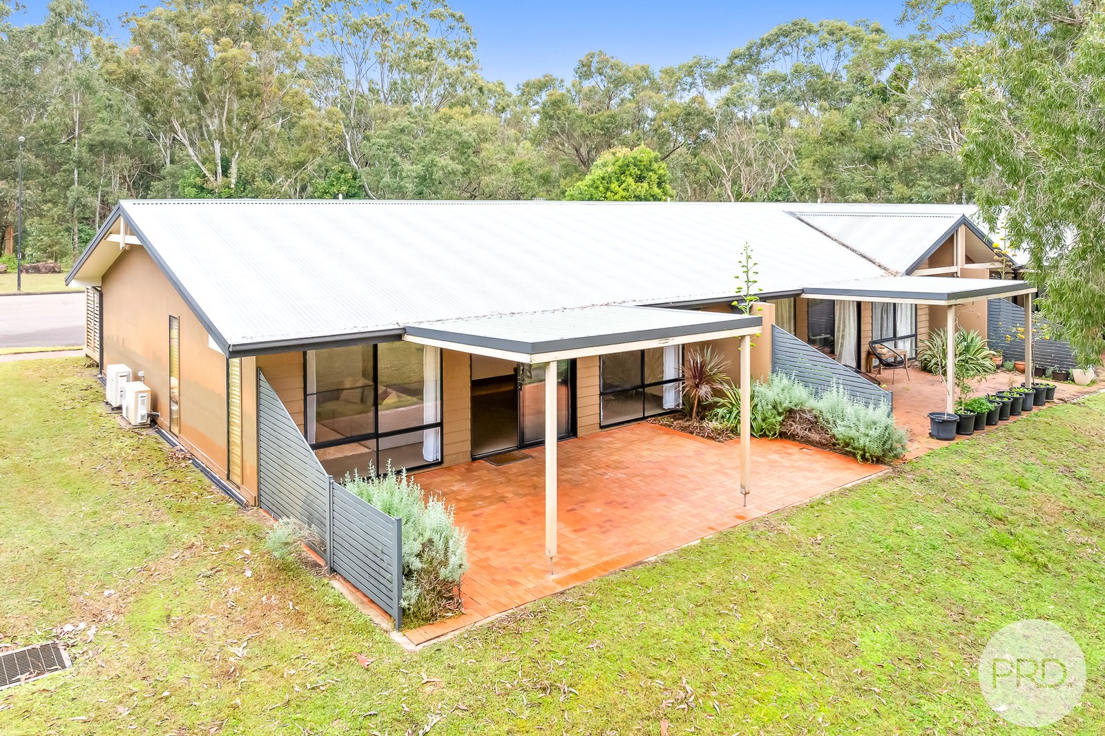 137/37 Horizons Drive SALAMANDER BAY 10