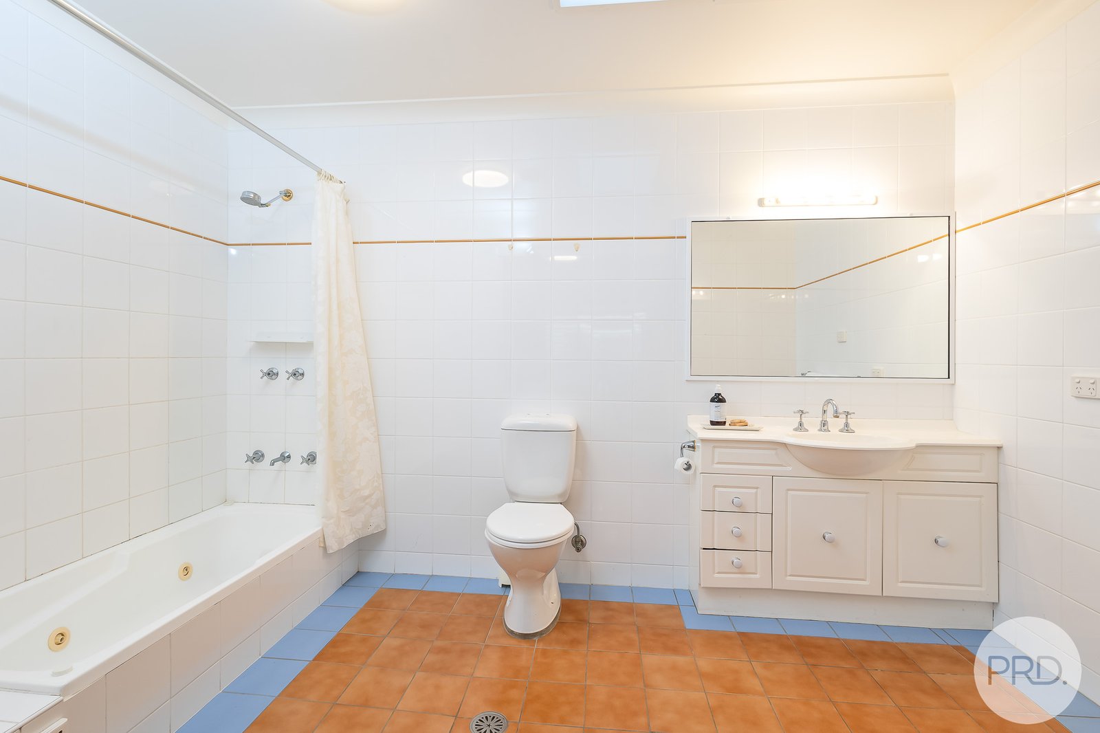 137/37 Horizons Drive SALAMANDER BAY 12