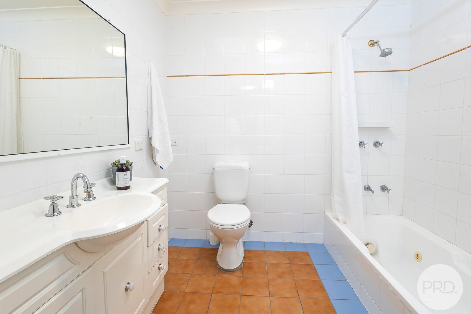 137/37 Horizons Drive SALAMANDER BAY 14