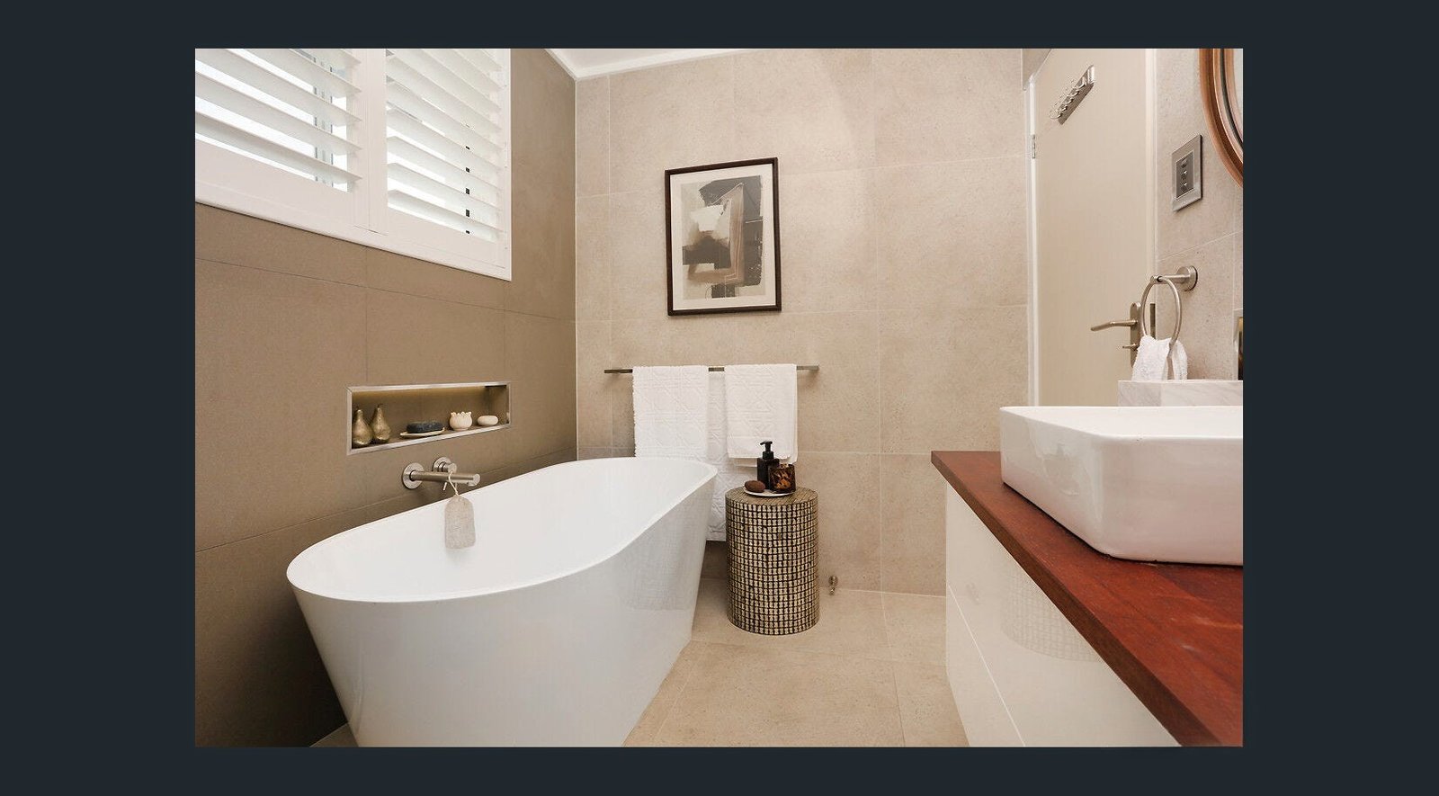 1/374 Pine Ridge Road COOMBABAH 17