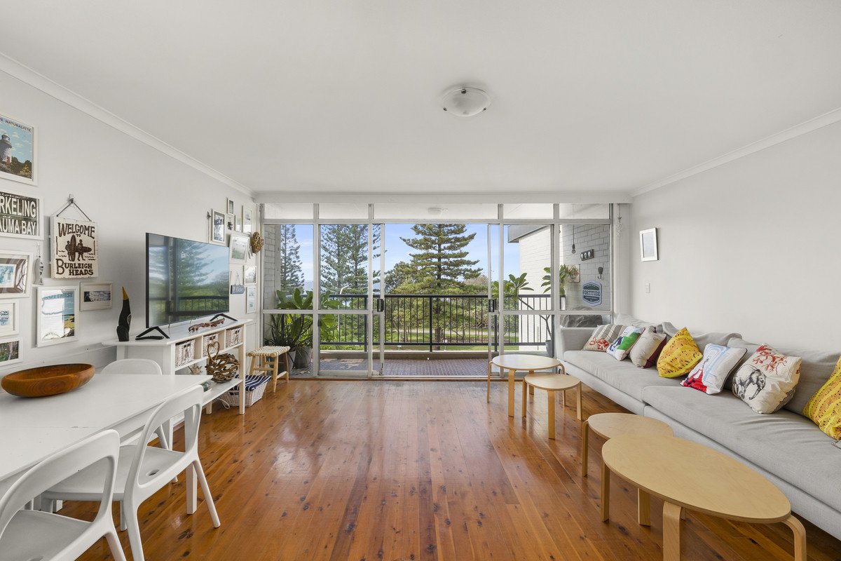 13/74 The Esplanade Burleigh Heads 3