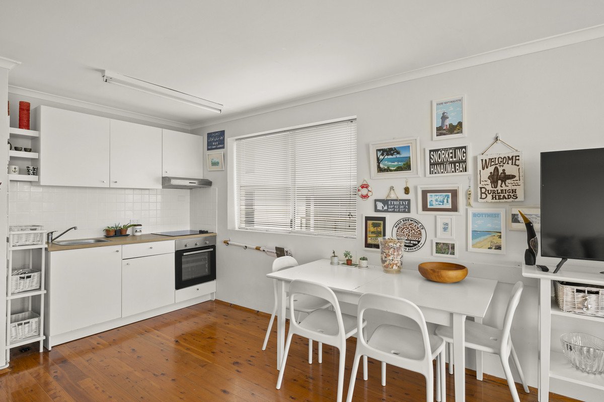 13/74 The Esplanade Burleigh Heads 4