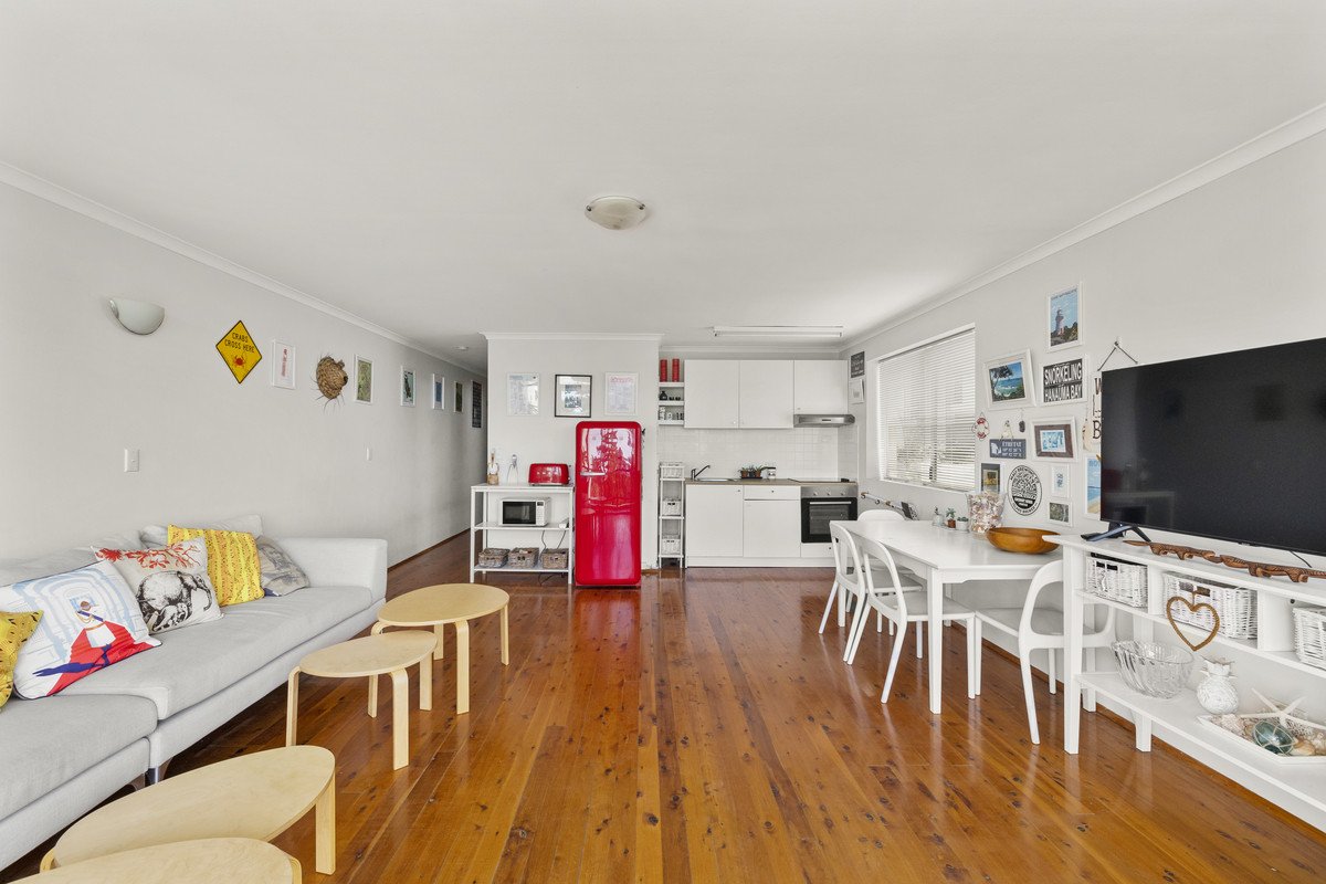 13/74 The Esplanade Burleigh Heads 8