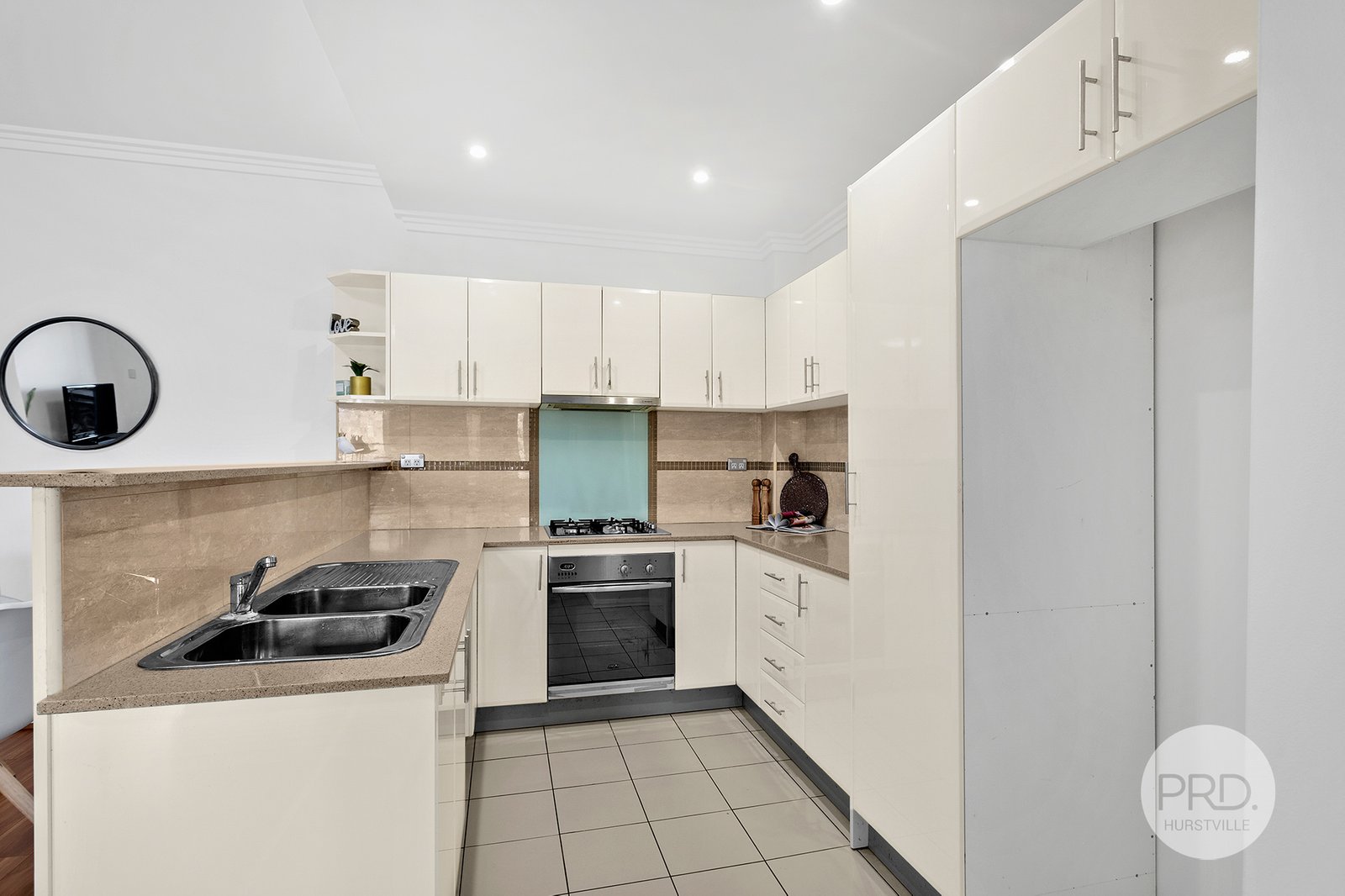 13/74 Woniora Road HURSTVILLE 3