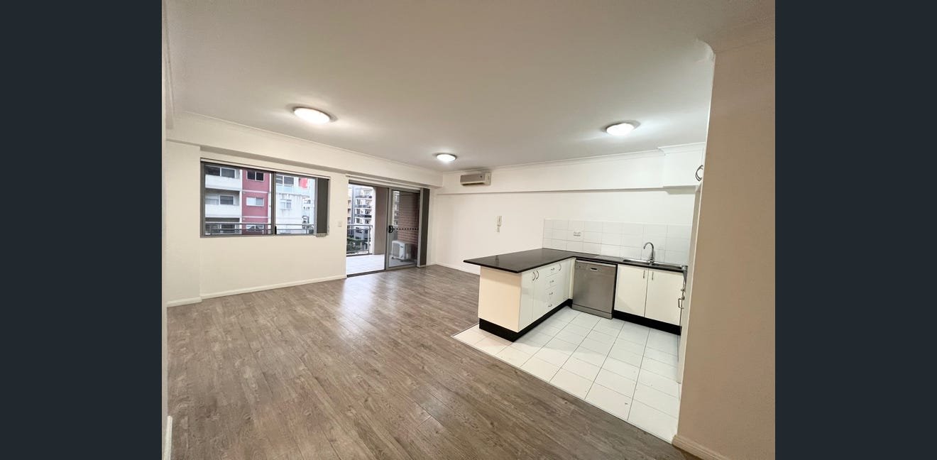 13/8-10 Lachlan Street LIVERPOOL 2