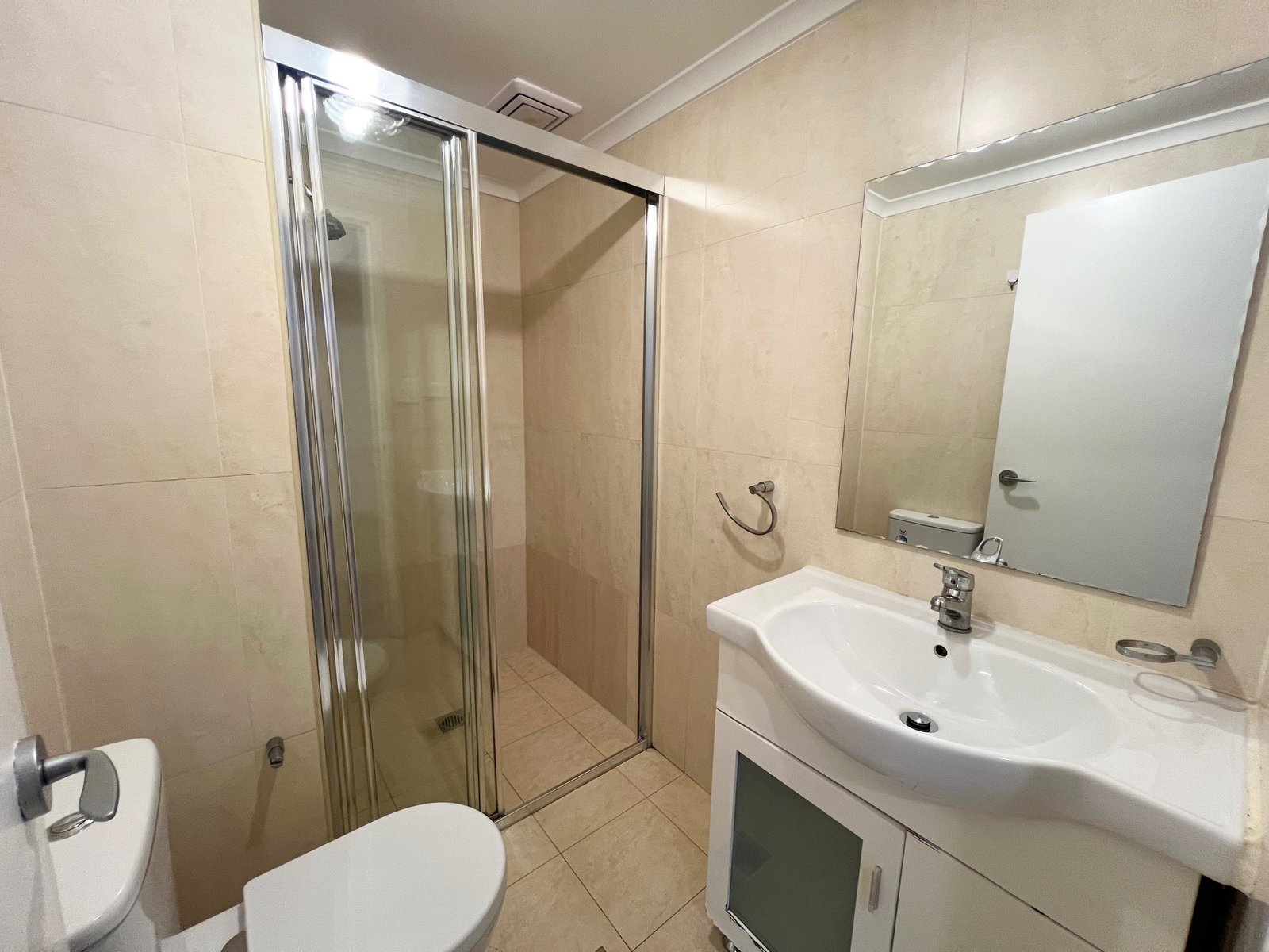 13/8-10 Lachlan Street LIVERPOOL 9