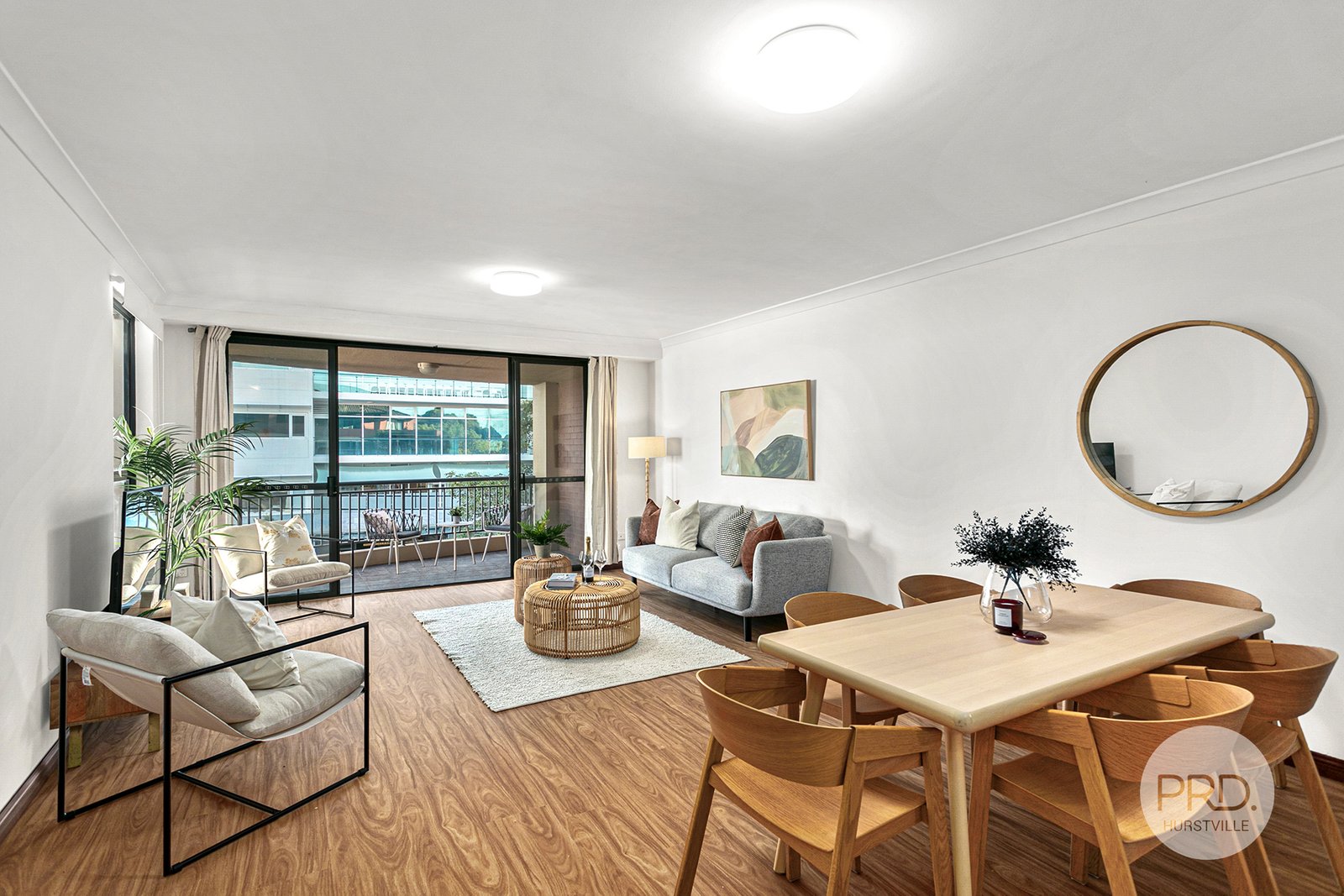 13/8-10 The Avenue HURSTVILLE 2