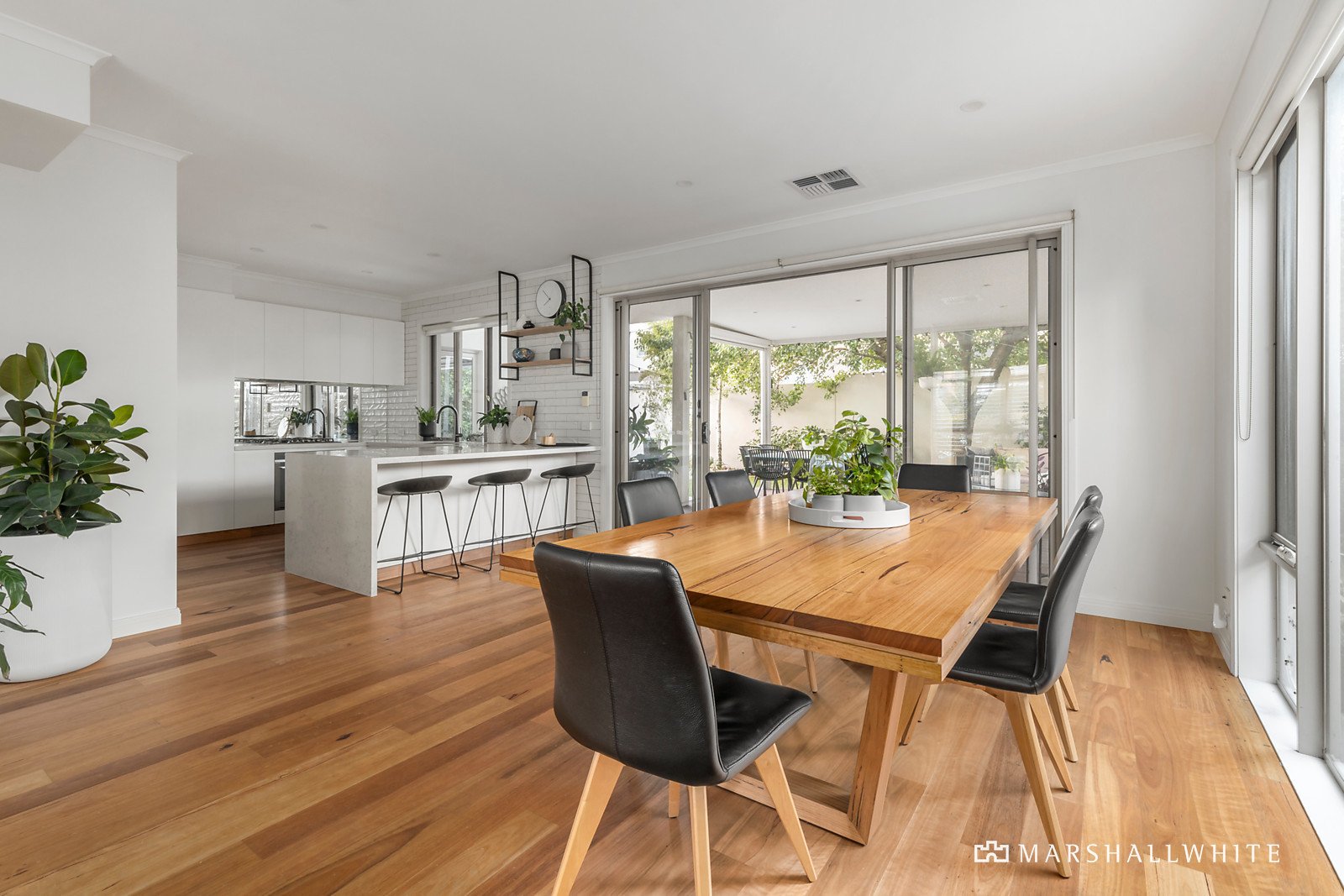 138 Beach Street, Port Melbourne, VIC