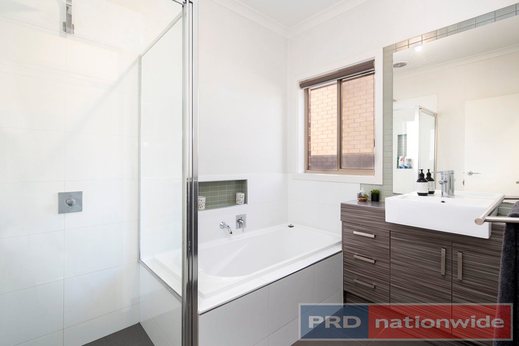 138 Daylesford Road BROWN HILL 9