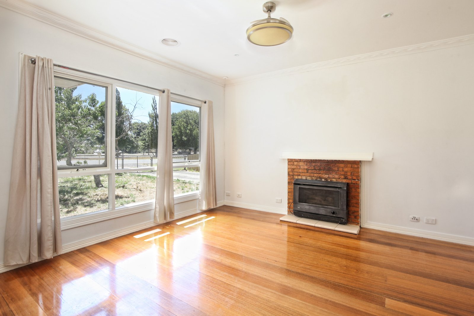 Real Estate and Property in 138 High Street, Kyneton, VIC