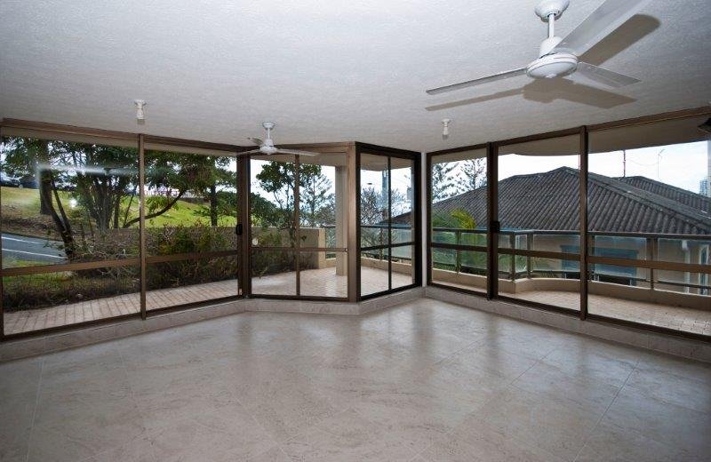 1/38 Marine Parade COOLANGATTA 1