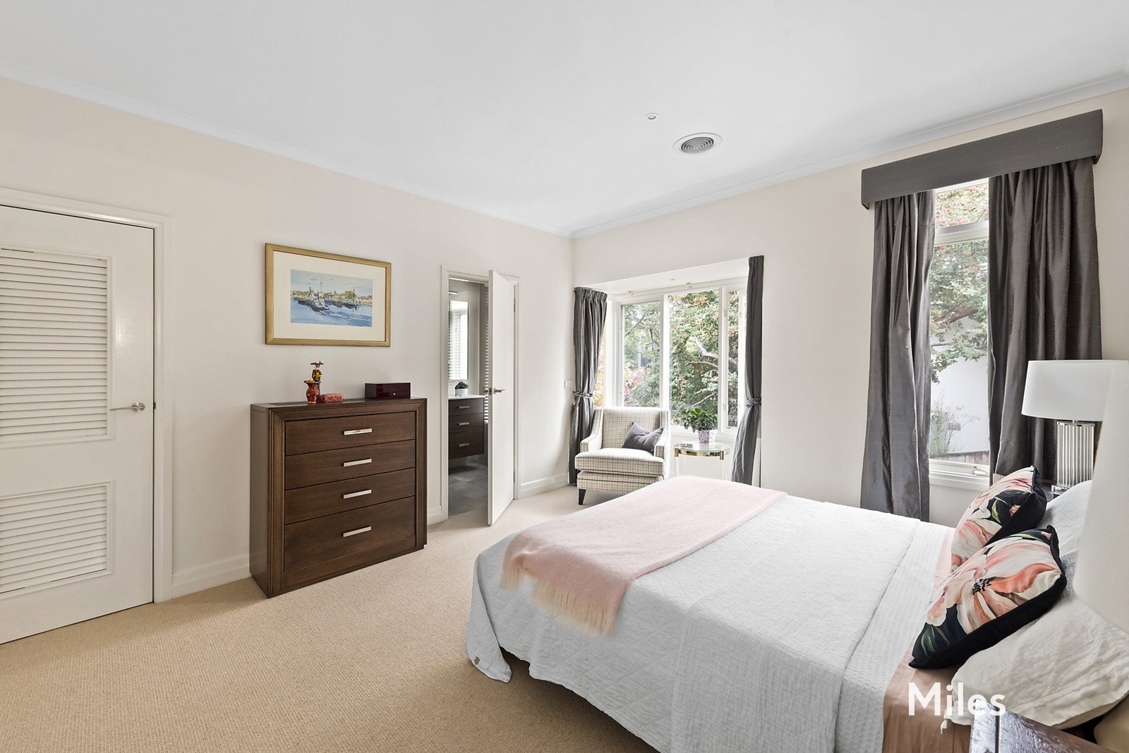 1/38 Studley Road, Ivanhoe 4 bed, 2 bath Townhouse for Sale