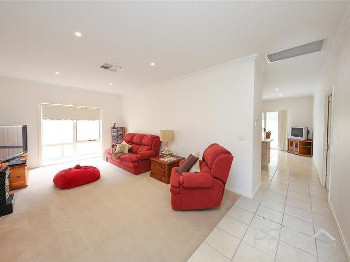1/389 Eleventh Street MILDURA 5