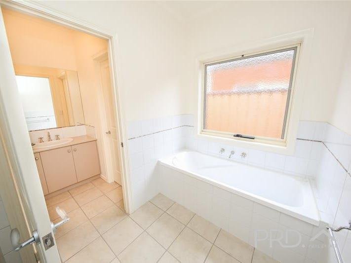 1/389 Eleventh Street MILDURA 11