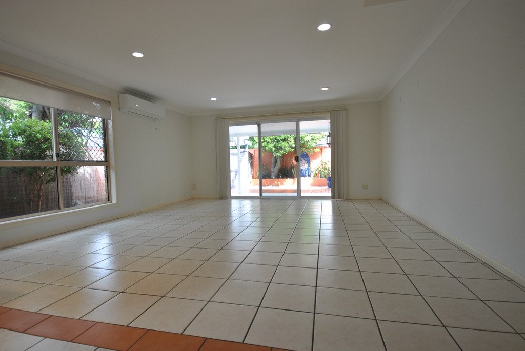 1/38A Middle Street LABRADOR 3