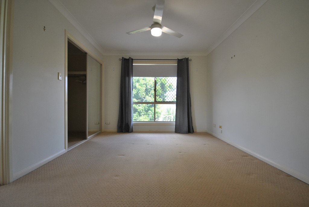 1/38A Middle Street LABRADOR 8