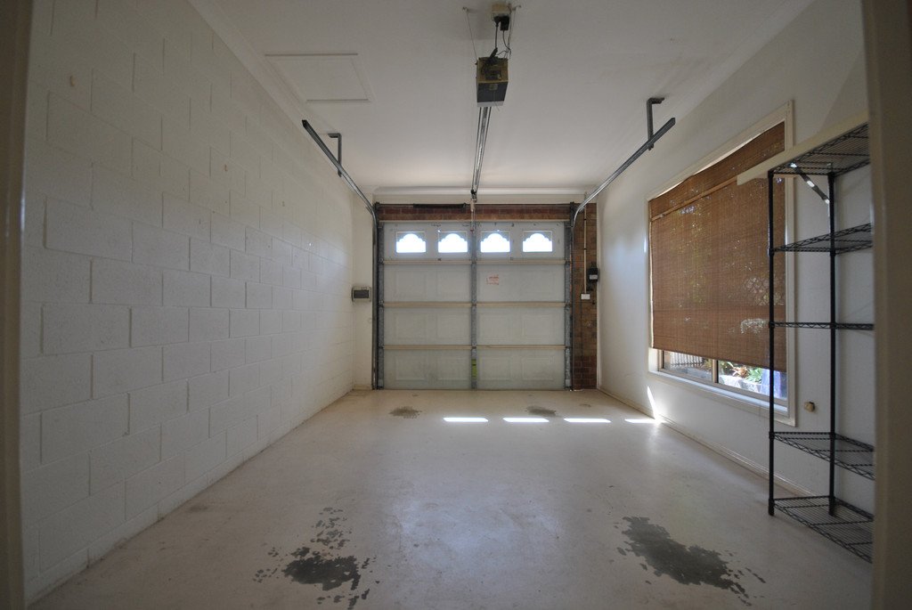 1/38A Middle Street LABRADOR 15