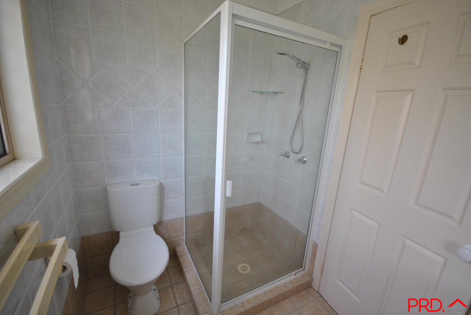 1/38A Middle Street LABRADOR 11