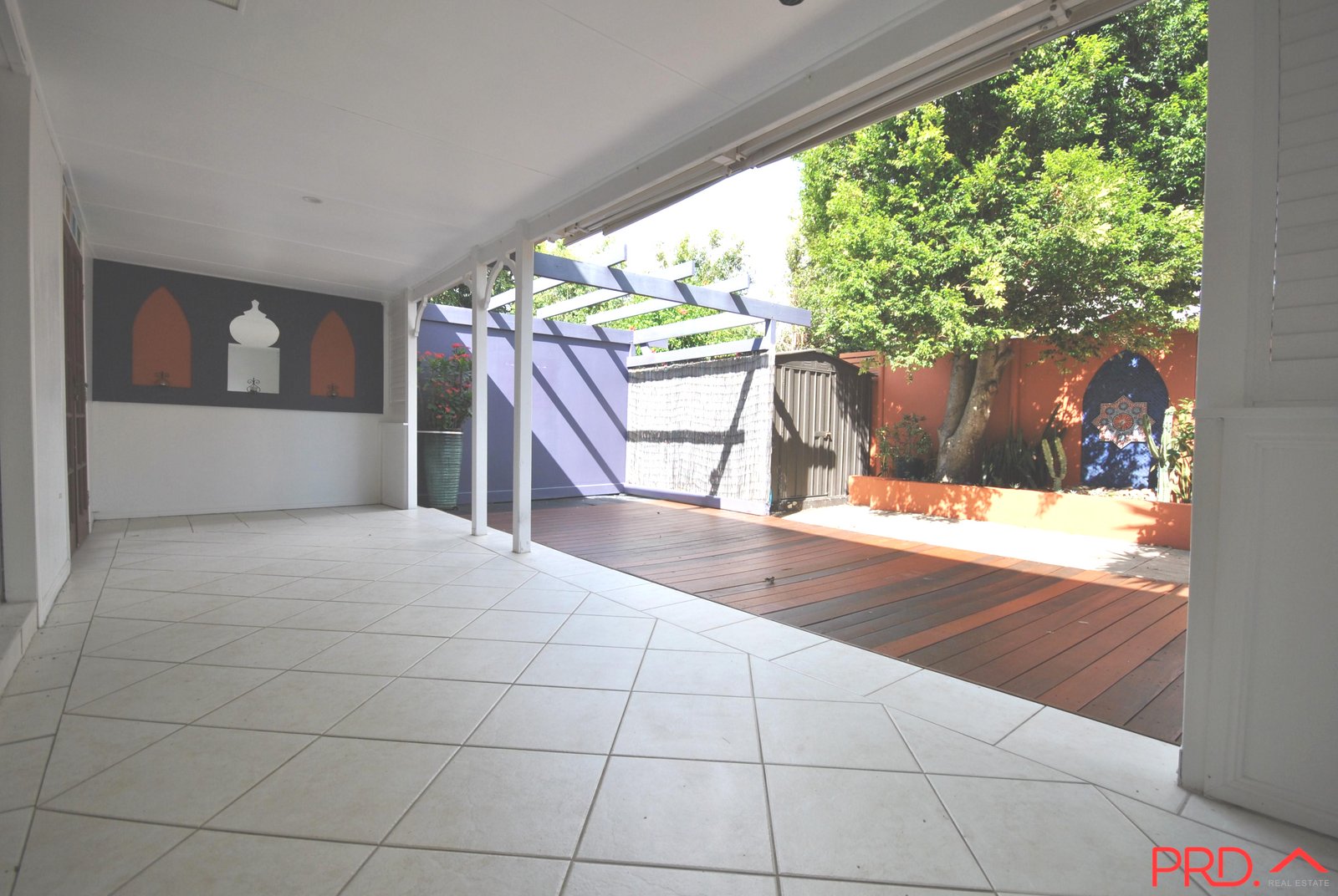 1/38A Middle Street LABRADOR 12