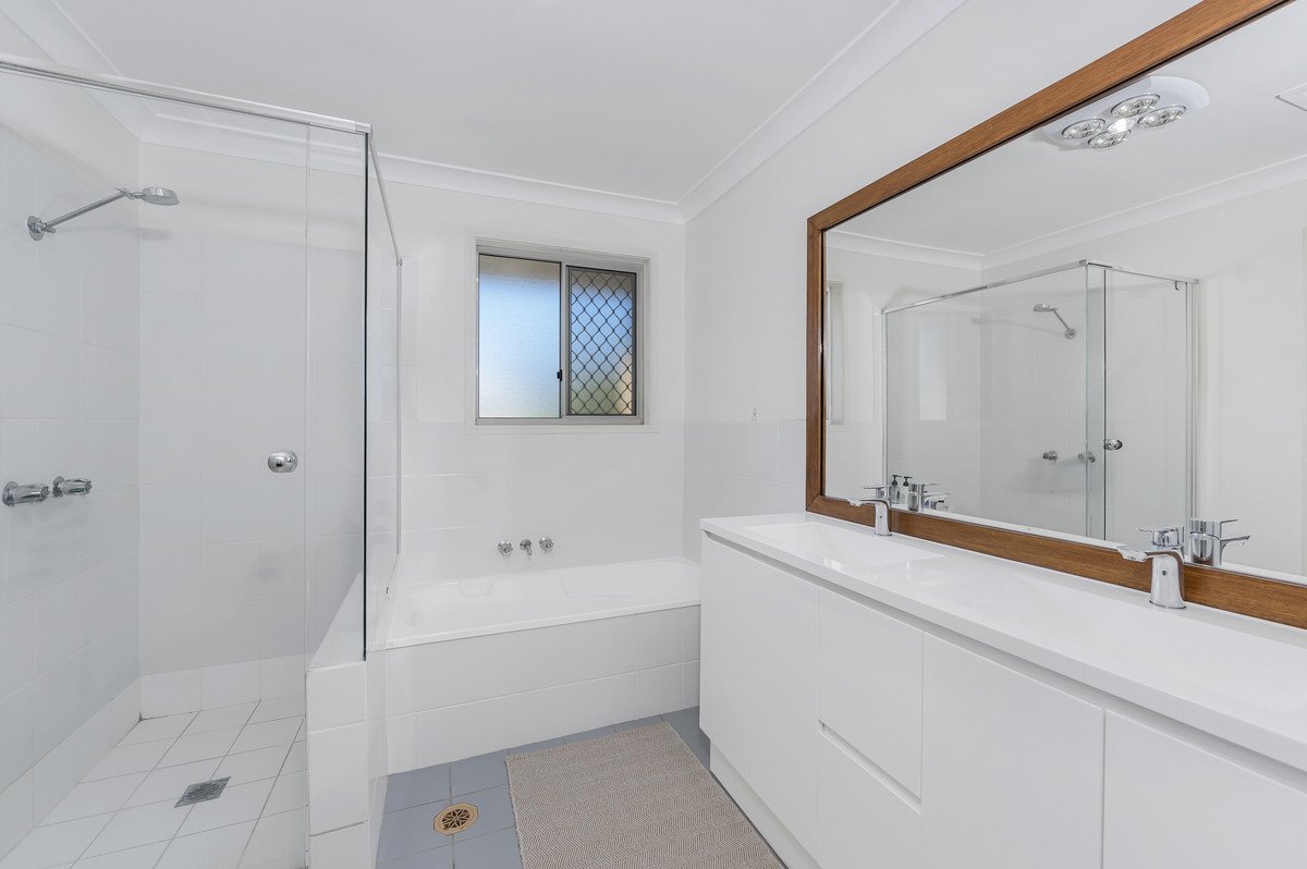 13/9-15 Harrier Drive Burleigh Waters 2