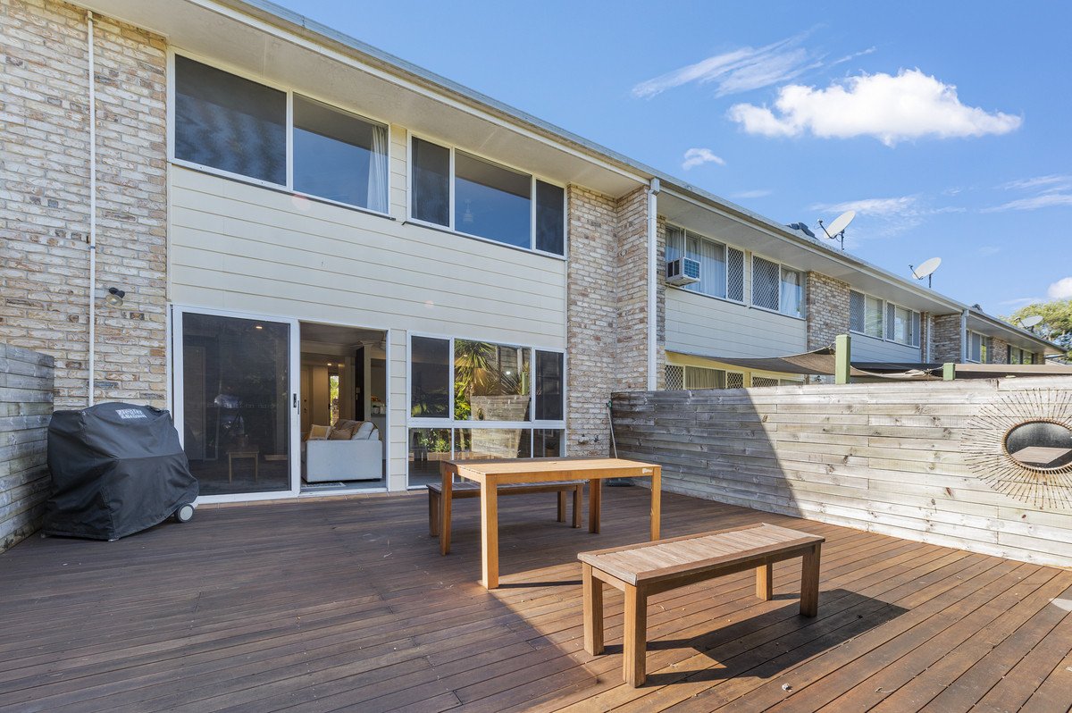 13/9-15 Harrier Drive Burleigh Waters 11