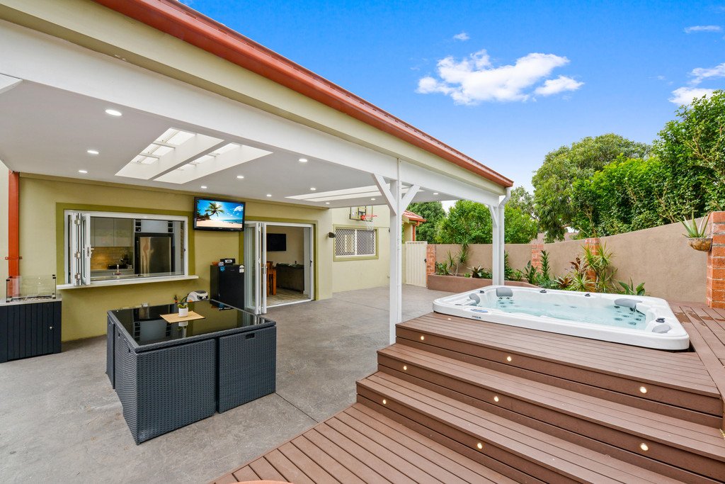 1/39-41 Canarys Road ROSELANDS 9