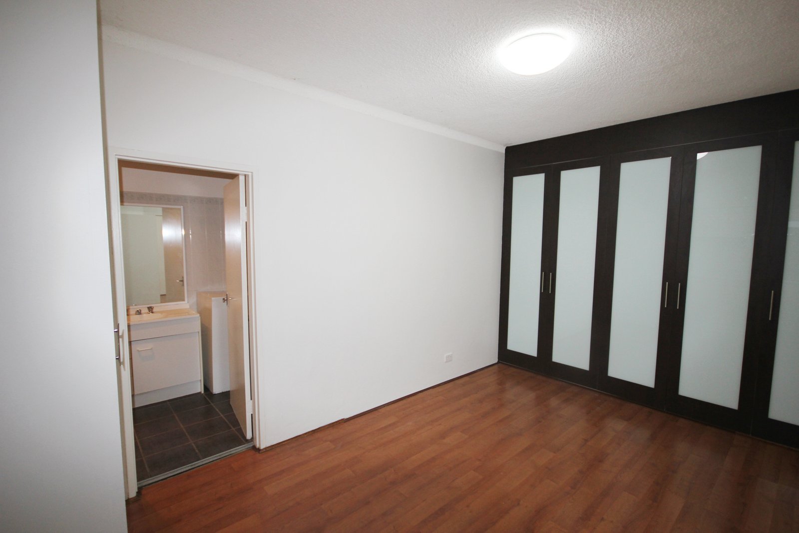 1/39-43 Warialda Street KOGARAH 4