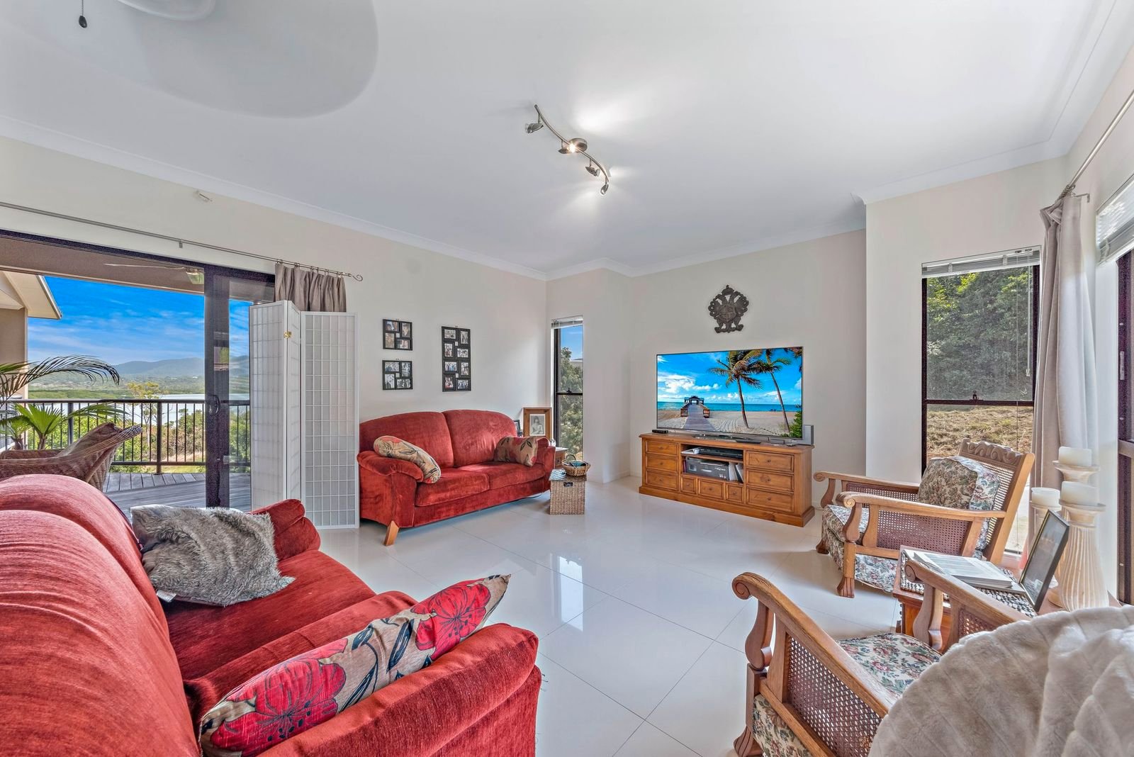 1/39 Beth Court CANNONVALE 3