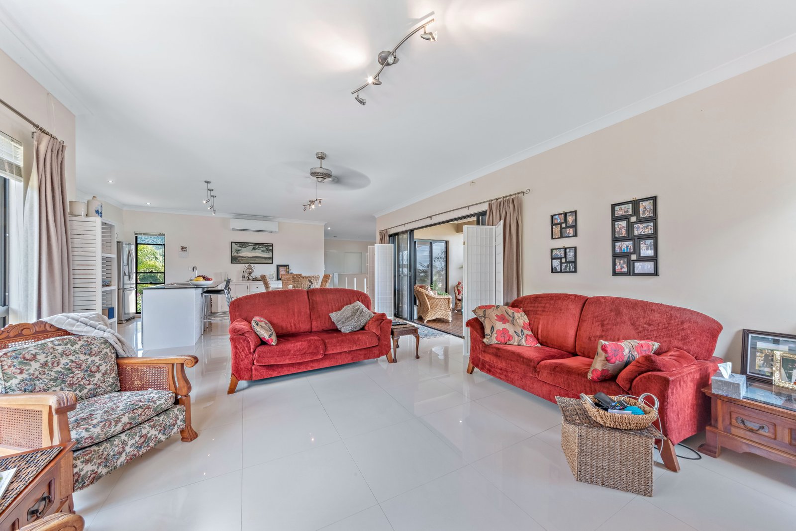 1/39 Beth Court CANNONVALE 6