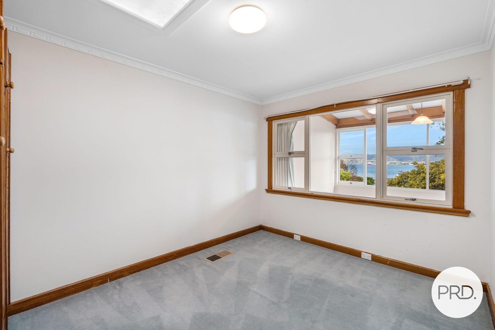 139 Derwent Avenue LINDISFARNE 8