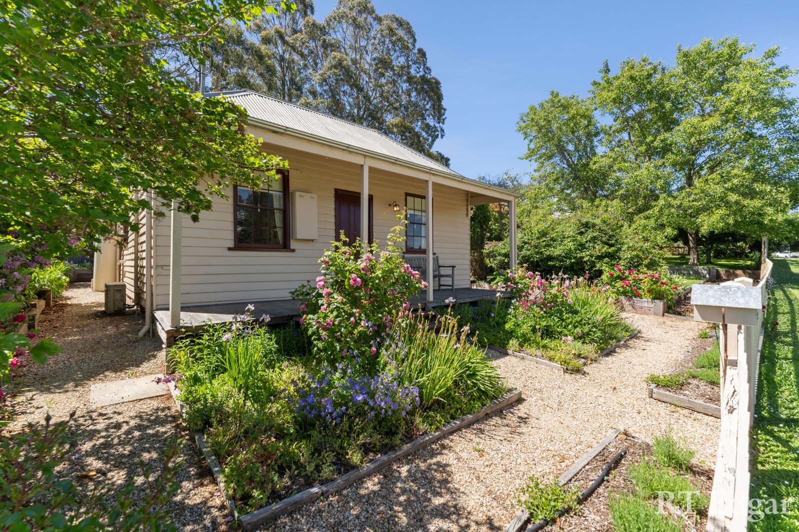 Real Estate and Property in 139 High Street, Woodend, VIC
