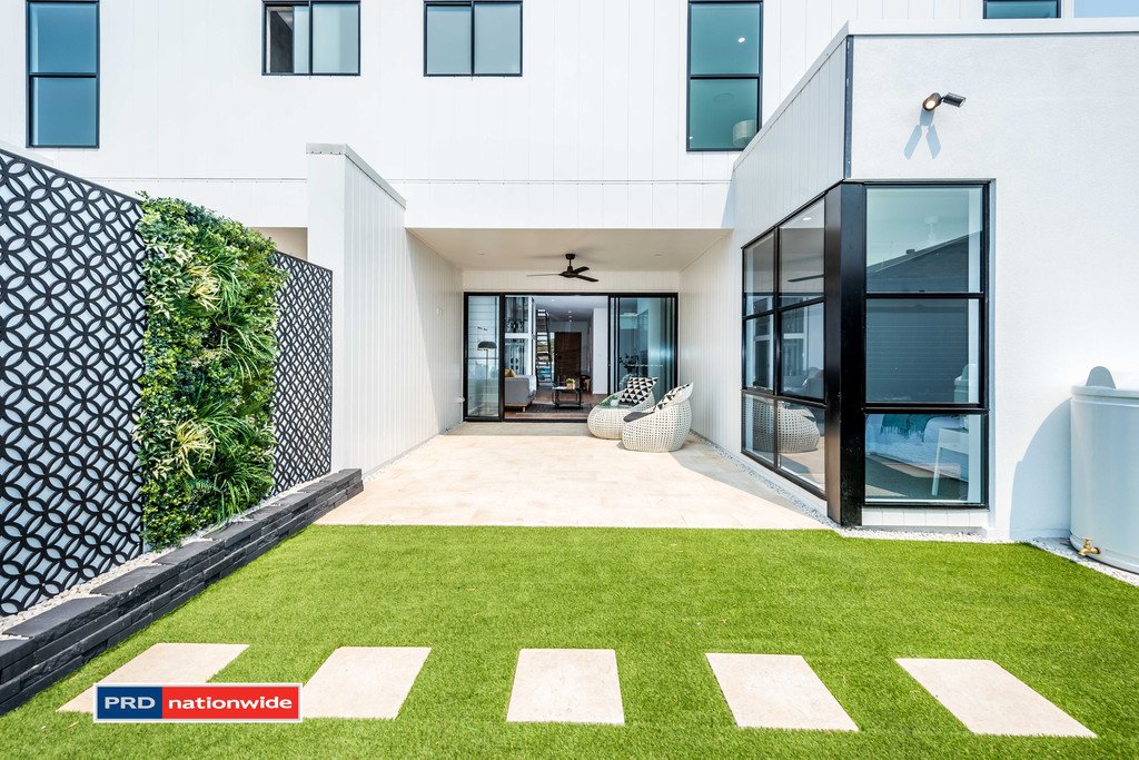 1/39 Lawson Street NELSON BAY 2