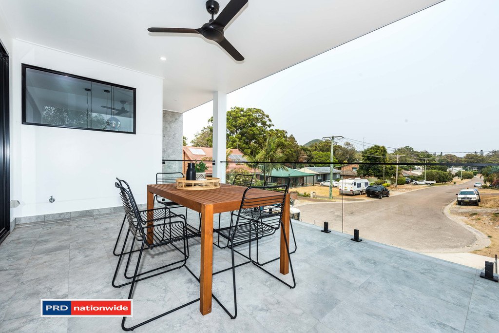 1/39 Lawson Street NELSON BAY 10