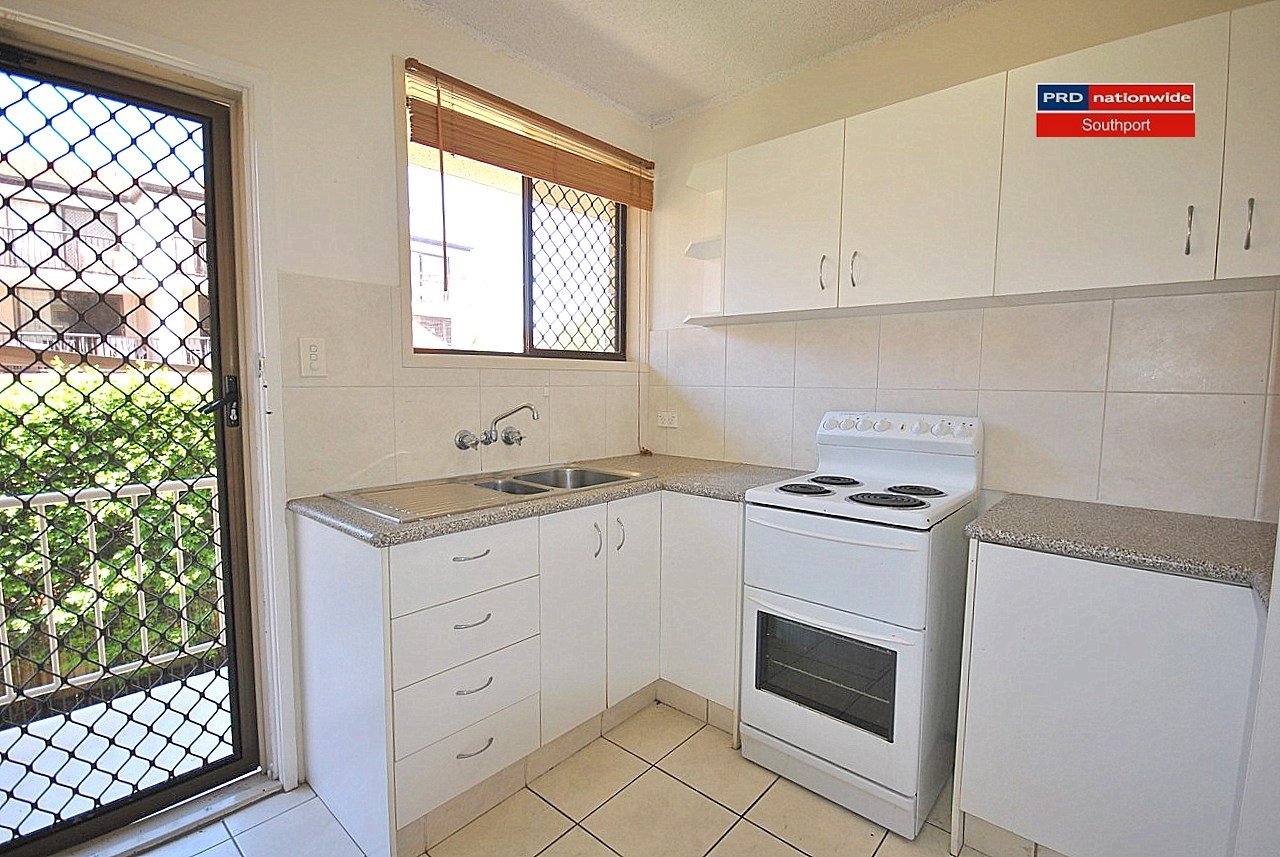 1/39 Lenneberg Street SOUTHPORT 3