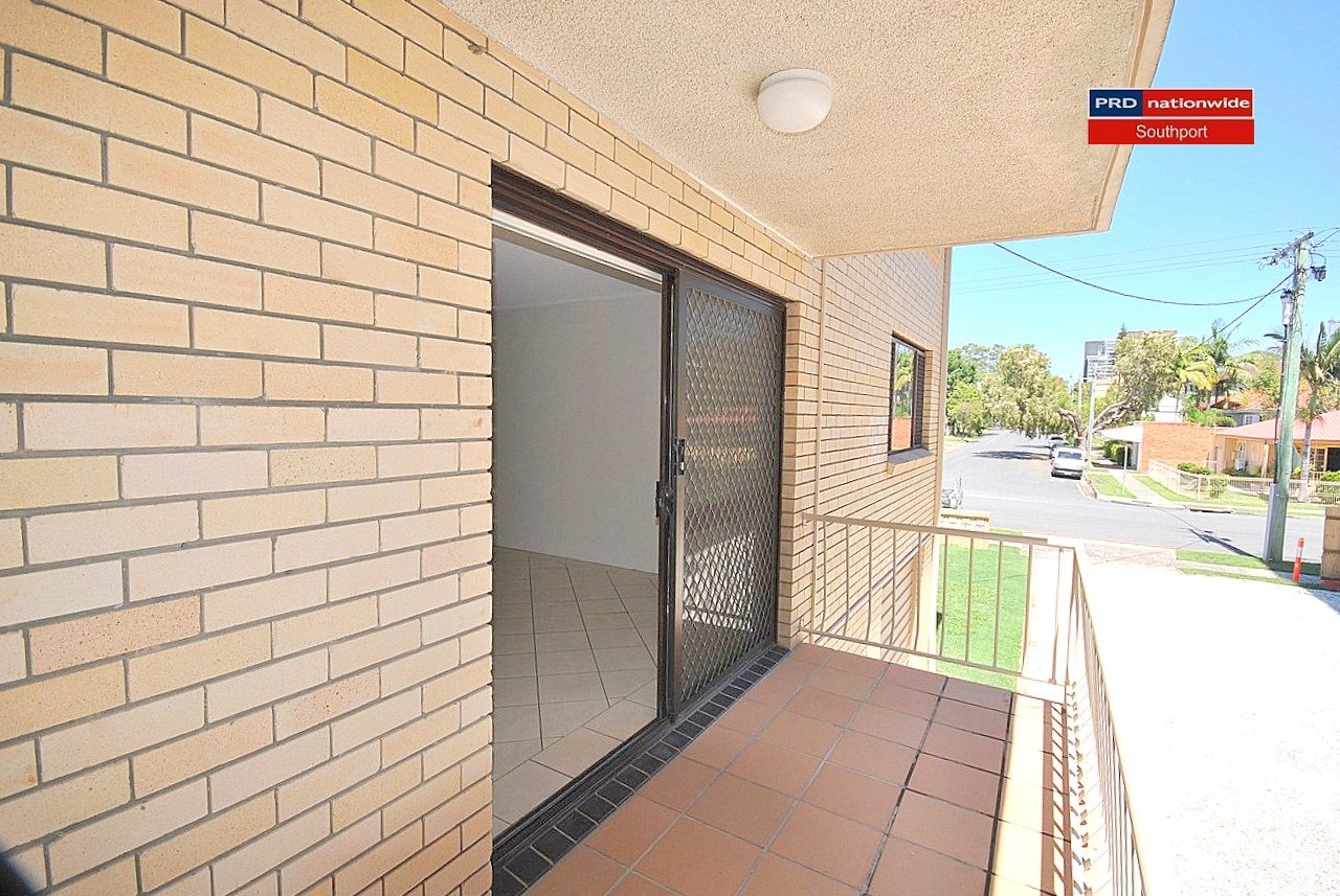 1/39 Lenneberg Street SOUTHPORT 4